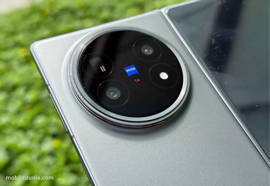 प्रीमियम कैमरा सेटअप के साथ Vivo X Fold 5